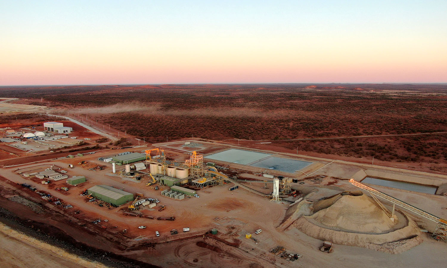 Vault Mineral's King of the Hills plant in Western Australia has an established throughput capacity of approximately 5.0 Mtpa and is part of the proposed merger with Regis Resources. Photo Credit: Vault Minerals.