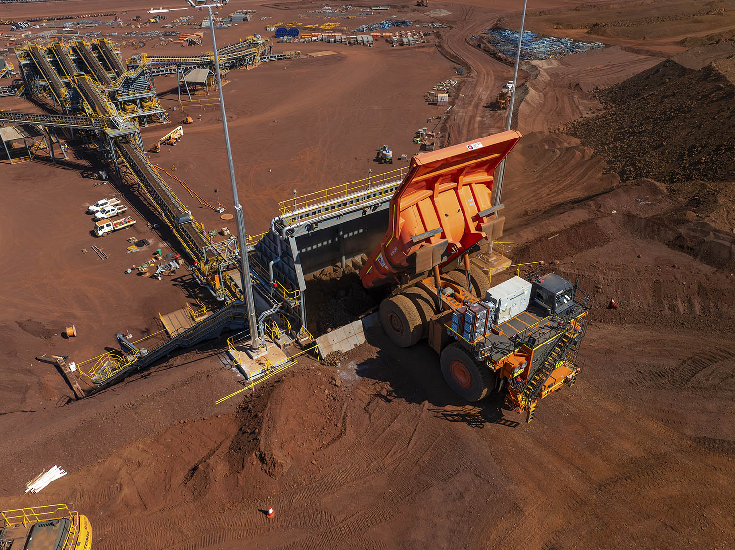 Onslow Iron has lifted FY26 volume guidance as MinRes continues to build scale through Ken’s Bore, Upper Cane and Cardo Bore East in Western Australia’s Pilbara.